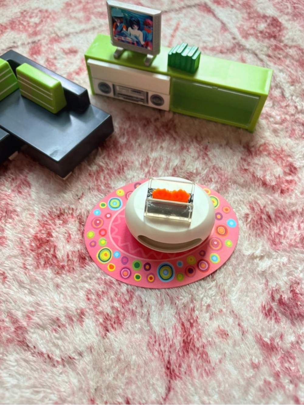 Playmobil Living Room Set with Bright Green and Pink Accents - Picture 2 of 4